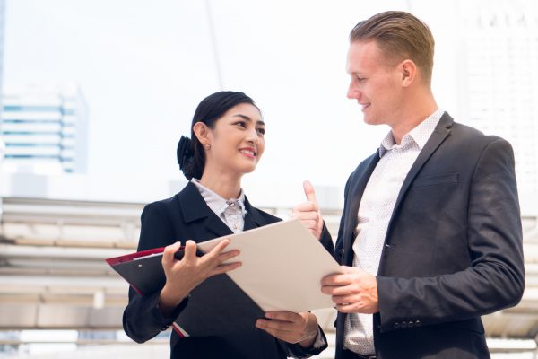 Học IELTS để làm gì - Sở hữu chứng chỉ IELTS giúp bạn dễ tìm kiếm việc làm tốt hơn