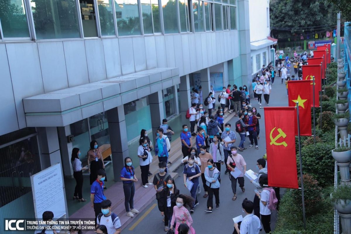 đại học công nghiệp tphcm tuyển thẳng ielts