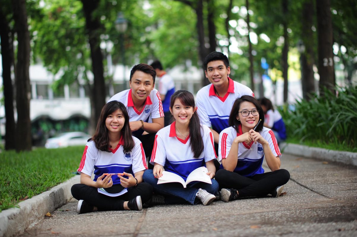 đại học kinh tế tphcm tuyển thẳng ielts 6.0