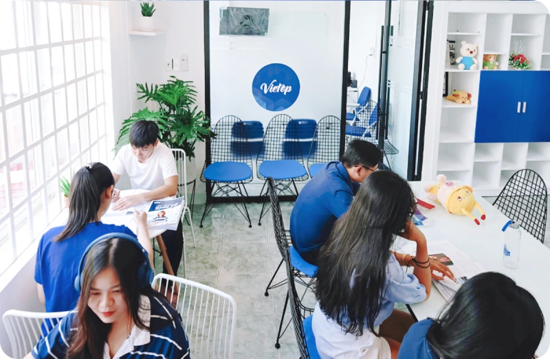 trung tâm luyện thi IELTS quận 10 Vietop